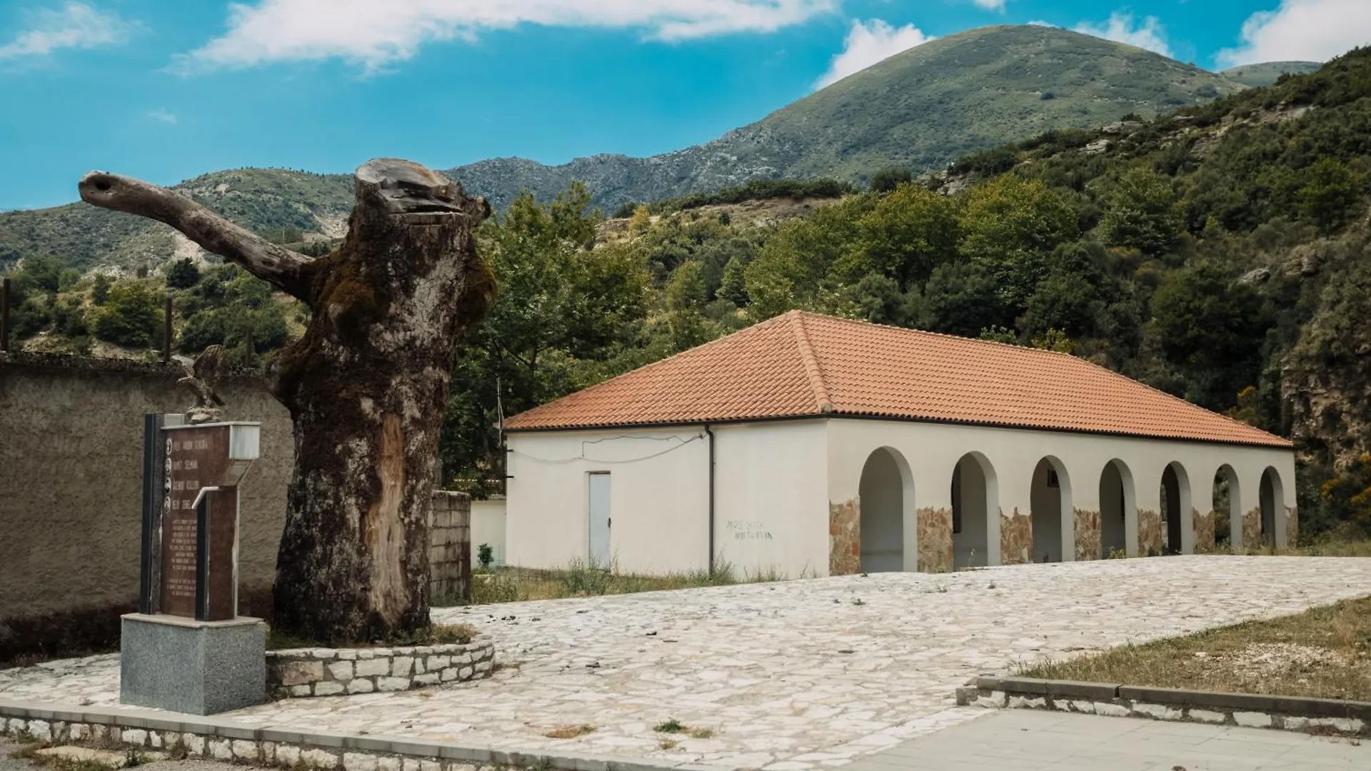 Apartment Guesthouse Near Llogara National Park Dukat