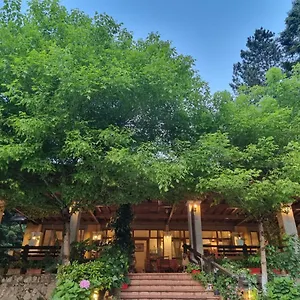 Alberti Llogara Guest house